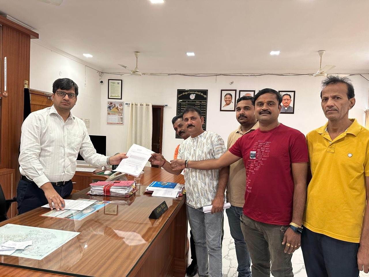बीजापुर व्यापारी संगठन ने कलेक्टर को सौंपा ज्ञापन
