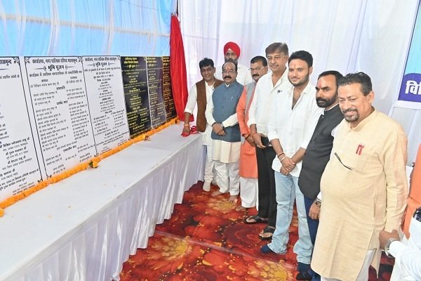 महासमुंद को मिली 31.60 करोड़ के विकास कार्यों की सौगात, नए बस स्टैंड के लिए 6.50 करोड़ की घोषणा