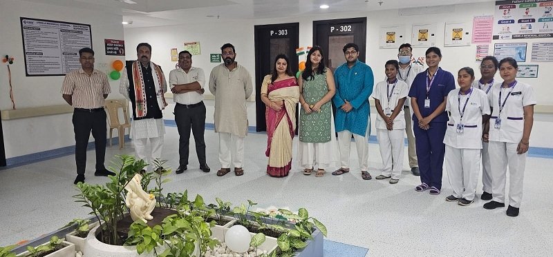 उर्मिला मेमोरियल हॉस्पिटल में स्वतंत्रता महोत्सव की धूम, ‘हर घर तिरंगा’ अभियान के तहत सैकड़ों झंडों का वितरण